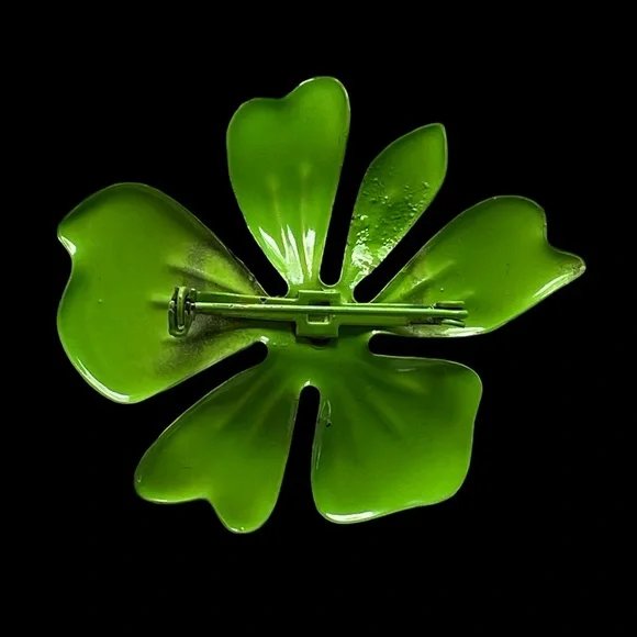 SOLD Vintage Green Enamel Flower Brooch With Polka Dot Center SOLD - Picture 2 of 2